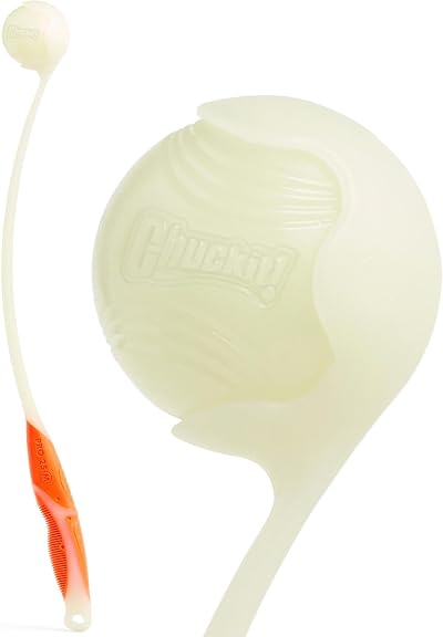 Chuckit! Max Glow 25M Pro Launcher with Glow Ball 63 cm Durable Rubber