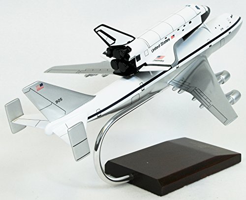 Mastercraft Collection, LLC Mastercraft Collection Boeing NASA Orbiter B747 with Shuttle Model Scale:1/200