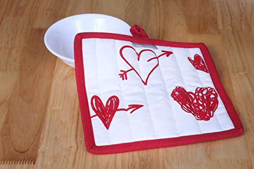 Set of Apron,Oven Mitt,Pot Holder, Pair of Kitchen Towels in a Valentine Hearts Design, Made of 100% Cotton, Eco-Friendly & Safe, Value Pack and Ideal Gift Set, Kitchen Linen Set By CASA DECORS