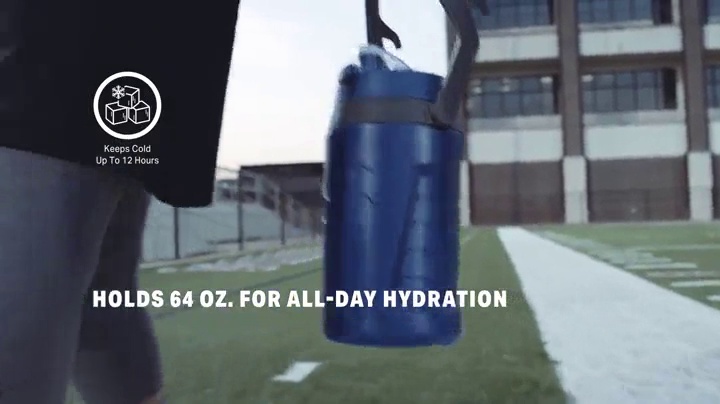 Under-Armour-64-Ounce-Foam-Insulated-Hydration-Bottle-Black