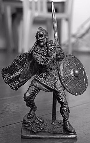 TIN HISTORY TIN FIGURES VIKINGS LEADER OF VIKINGS WITH SWORD AND SHIELD 65MM A6