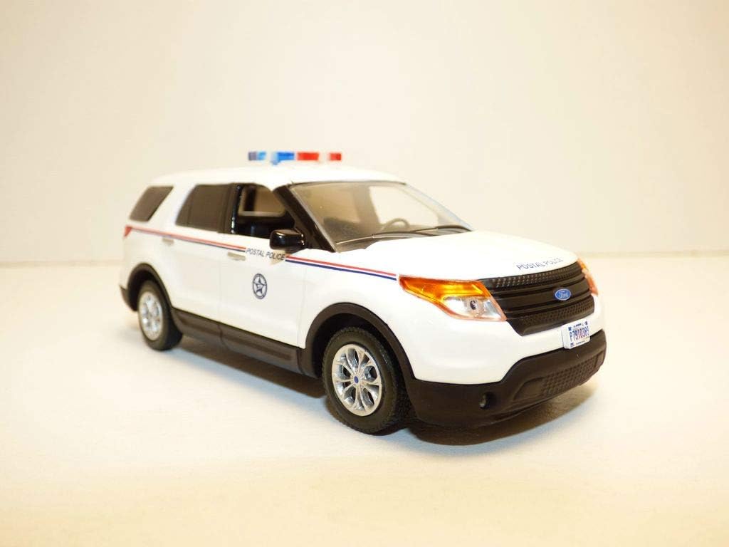 Amazon Com 14 Ford Explorer Postal Police United States Postal Service Usps White 1 43 Diecast Model Car By Greenlight Toys Games