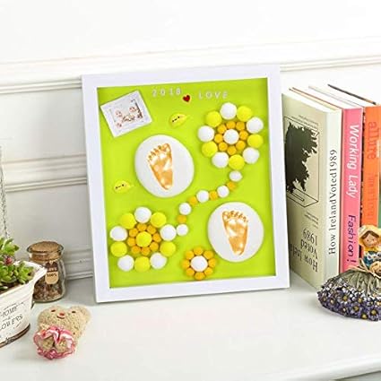 Babybb Led Kit Cadre Photo 3 Volets Avec 2 Empreintes Bebe En Bois Empreinte Bebe Mains Et Pieds Avec Photo Argile Souvenir Cadeau Memorable Pour Nouveau Nes Garcons Et Filles Jaune Amazon Fr Bebes