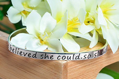 Bracelet Armband -She Believed She Could