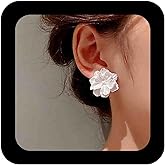 Vacaonio Vintage White Pearl Flower Earrings White Acrylic Camellia Flower Earring Resin Floral Wedding Earrings 3D Camellia Stud Earring Jewelry for Women