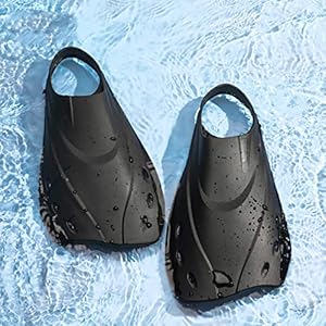 Schnorchelmasken 51zeeFYdIeL. SS300 taucherflossen herren, schnorcheln zubehör, Schnorcheln Accessories. Gute Qualität. Nicht leicht zu verformen, lange Lebensdauer unterstützen.
Kompakte Größe, tragbar und leicht, leicht zu transportieren.
Weiche Fußtasche, flexibel genug für Barfuß, kann aber auch mit Flossensocken oder Tauchstiefeln getragen werden, um die Füße eines Tauchers vor Kälte zu schützen.