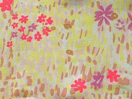 Tessuto Di Cotone Leggero Al Taglio Fiori Rosa E Gialli Su Sfondo Bianco Dettagli Fluo 10 Cm Amazon It Casa E Cucina