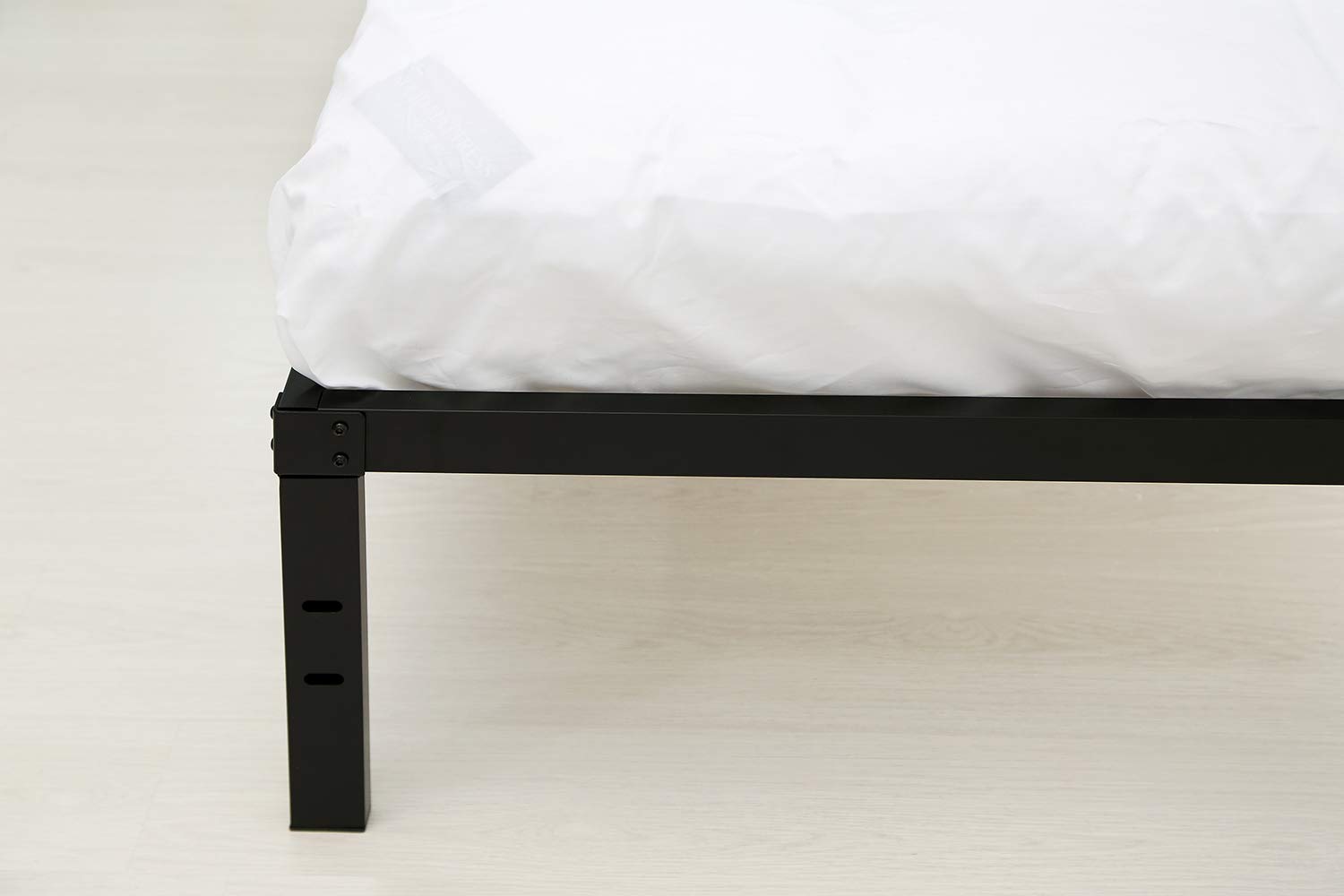 Noah Megatron 14 Inch Heavy Duty Metal Platform Bed Frame / Non-Slip, Black, Twin