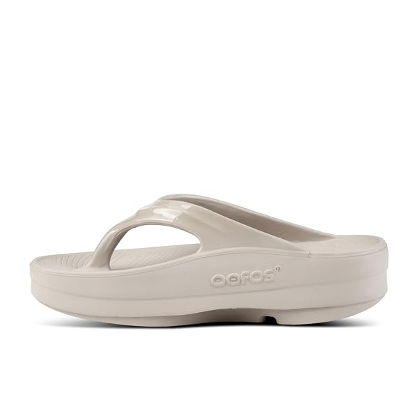 OOFOS OOMEGA OOLALA RECOVERY SANDAL, NOMAD – WOMEN’S SIZE 7