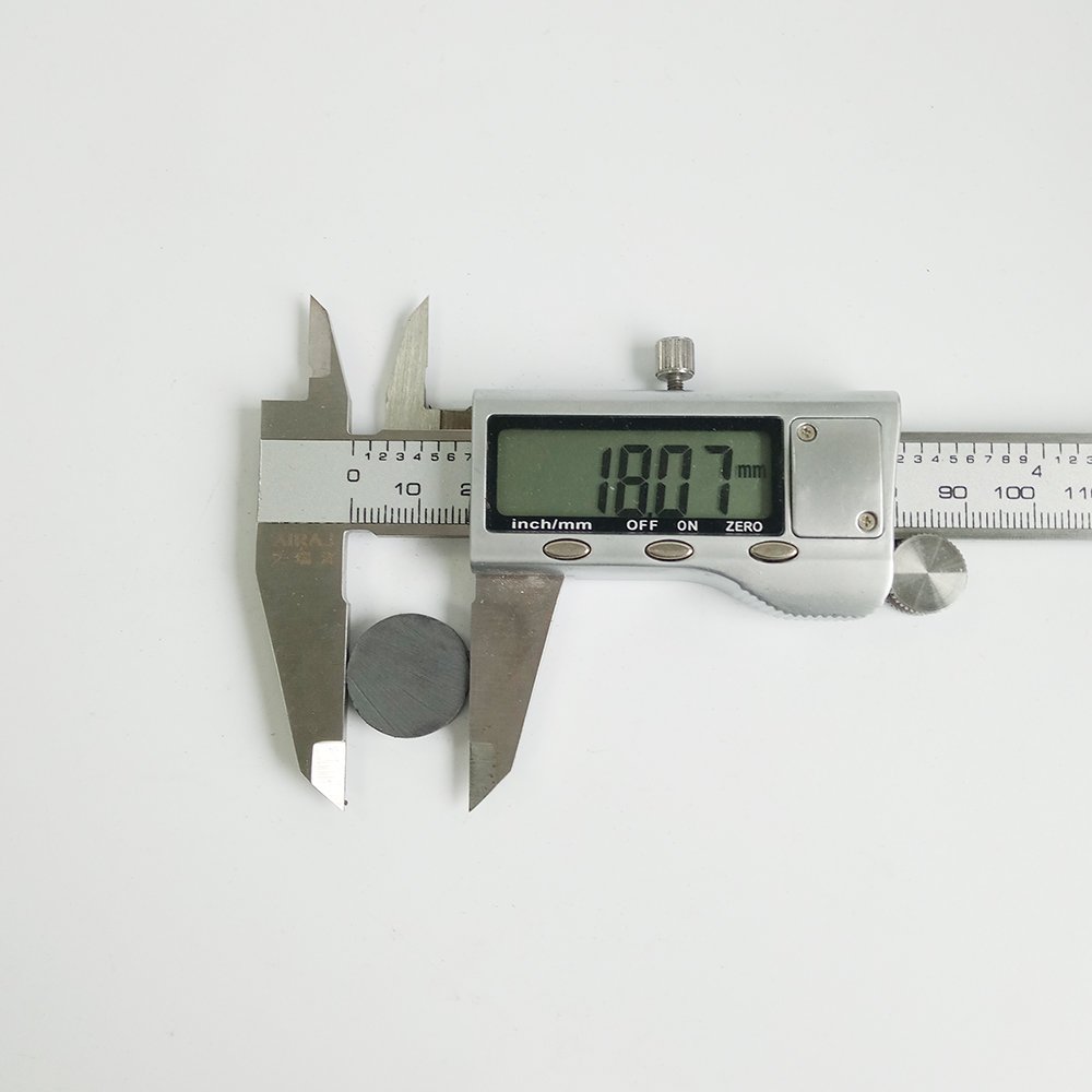 D18x5mm Ferrite Ceramic Round Magnets - 100pcs