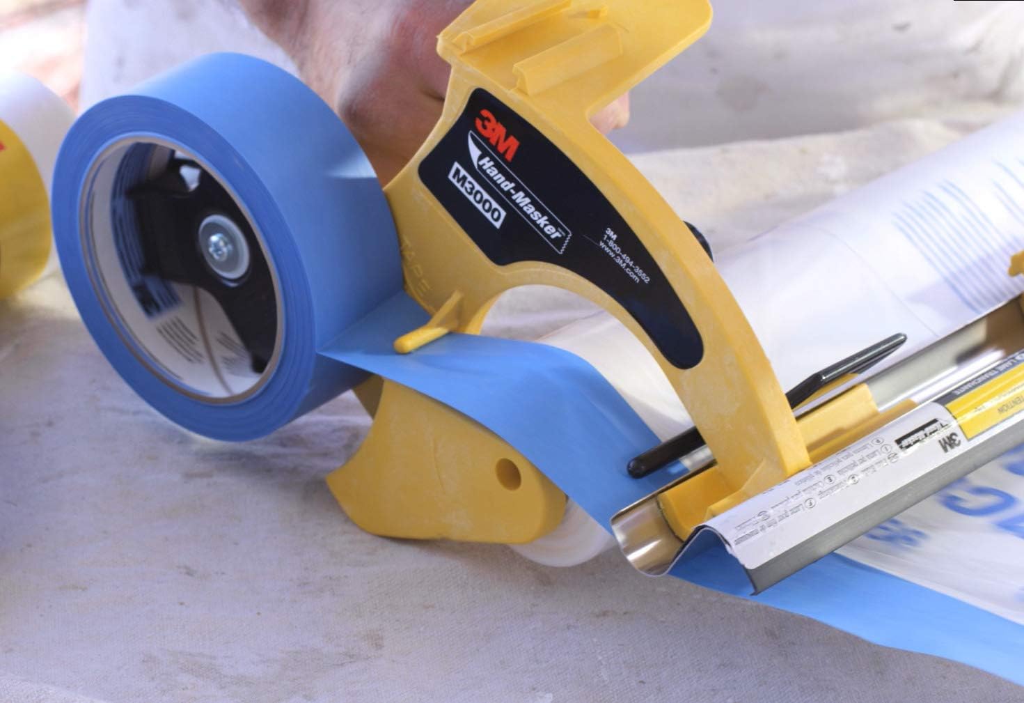 3M Hand-Masker Pre-Assembled Masking Film and Tape Kit - Tape Applicators - 