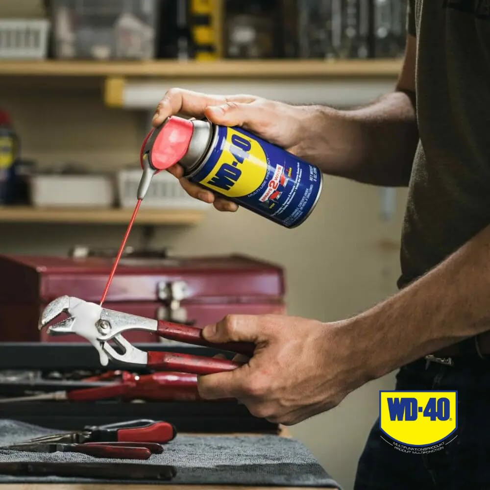 WD-40 Multifunktionsprodukt Smart Straw 330ml – Präzise Anwendung mit klappbarem Sprührohr, löst festsitzende Mechaniken & Rost, beseitigt Quietschen, verdrängt Feuchtigkeit, schützt & reinigt 2