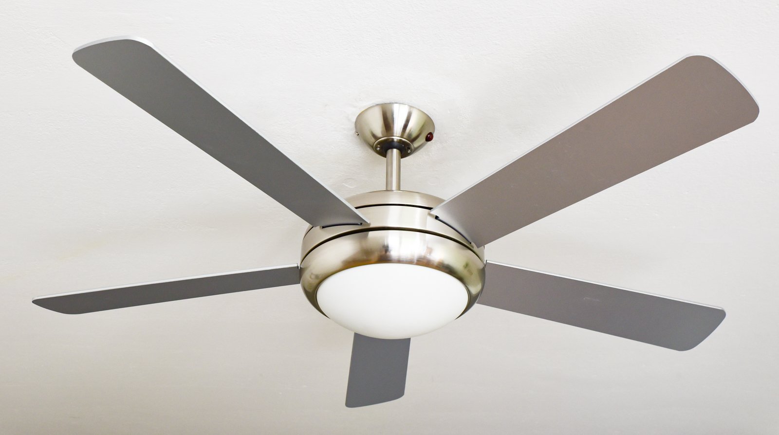 AireRyder Ceiling Fan Ursa Satin Nickel, Blade colour Silver/Walnut with Light and Remote Control, 132 cm