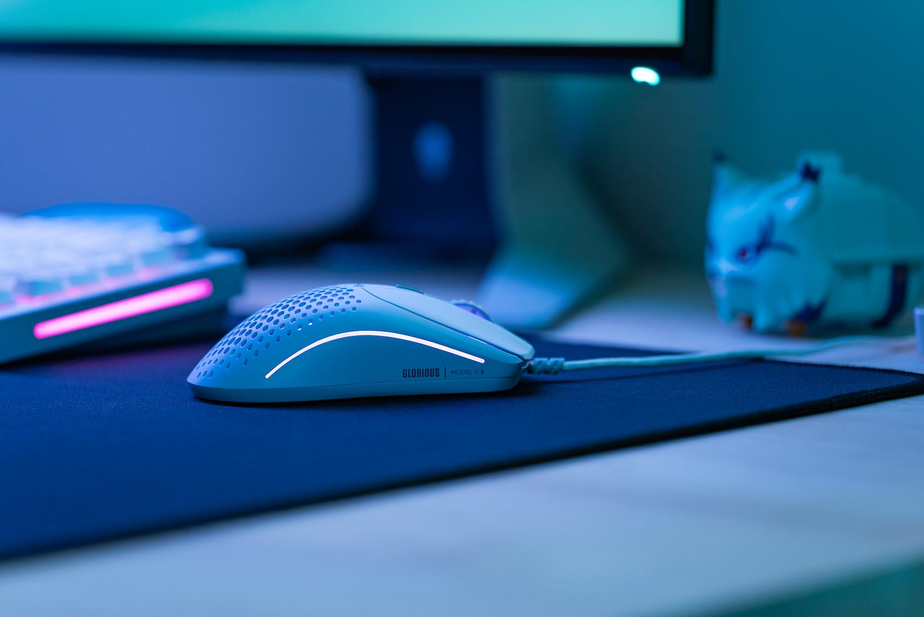 GLORIOUS Gaming Model O 2 Wired Gaming Mouse – ultraleichte 59 g, FPS, 26.000 DPI, Motion-Sync, auf 80 Mio. Klicks ausgelegte Schalter, 6 programmierbare Tasten, beidhändig, RGB, PTFE-Füße – Weiß 9