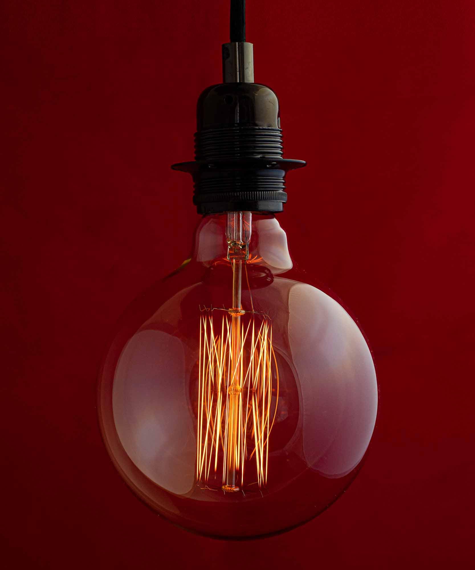 William & Watson Edison Vintage Extra Large Globe Squirrel Cage Dimmable Light Bulb, 40W Amber Old Fashioned Retro E27 Screw Fitting Lamp (Globe XL (G125))