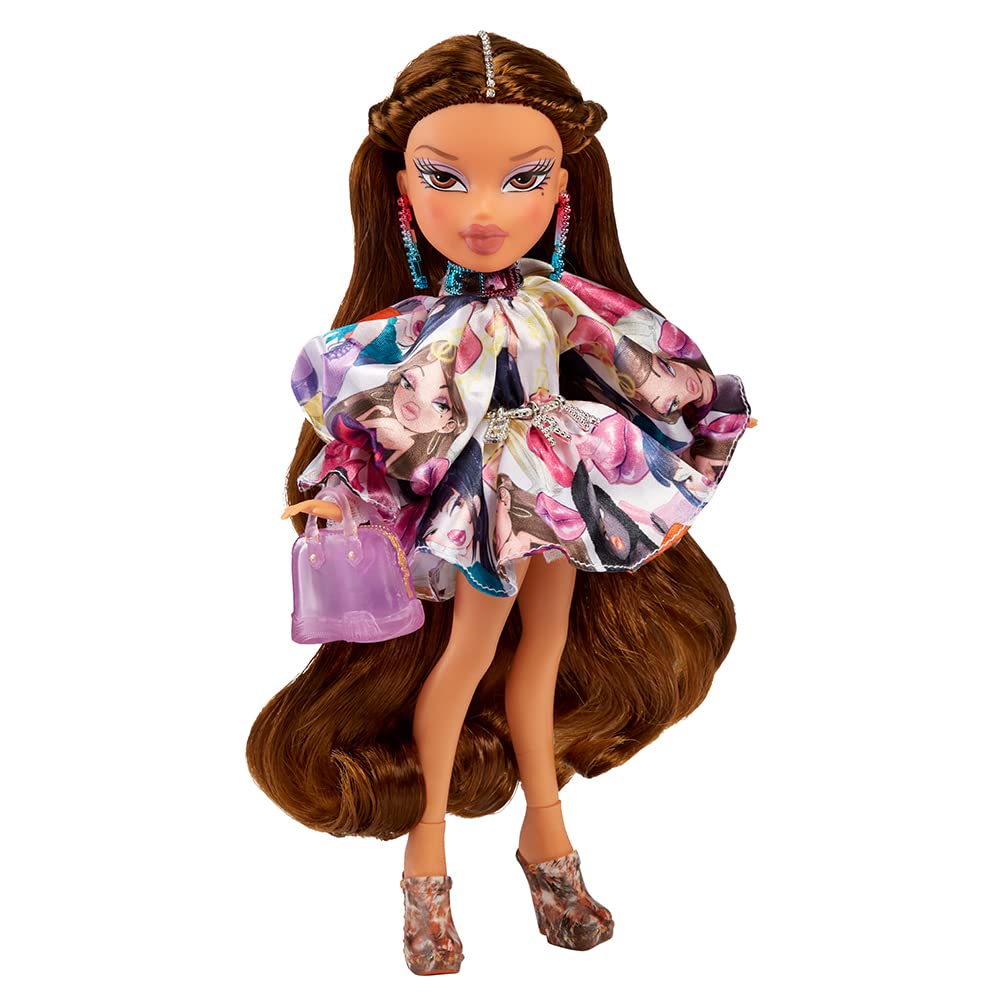 Muñeca de moda Yasmin de diseñadora de edición especial Bratz® x GCDS, multicolor