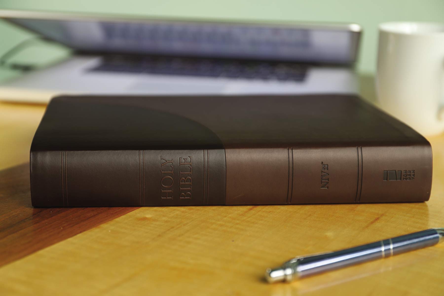 NIV, Super Giant Print Reference Bible, Leathersoft, Brown, Red Letter, Comfort Print NIV, Super Giant Print Reference Bible, Leathersoft, Brown, Red Letter, Comfort Print Imitation Leather