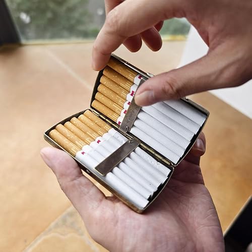 does samuel l jackson smoke cigarettes Smoking cigarette cinema hi-res stock photography and images