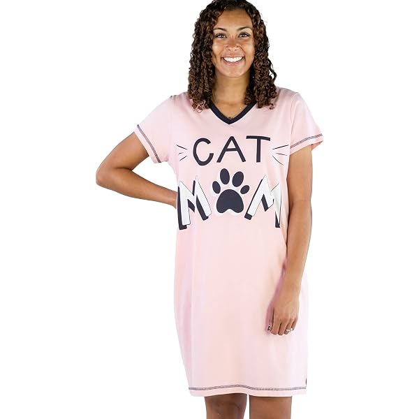 WDIRARA Women's Sleepwear Set - Closed Eyes Print Tee & Striped Shorts, Cute Pajama Set