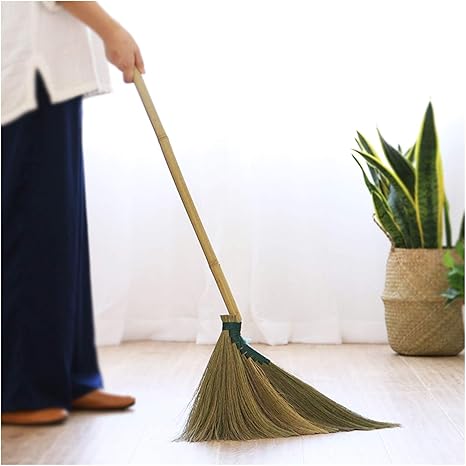Amazon Yjfeng 伝統的な竹の柄ほうき 手作りのススキのほうき 天然植物の柔らかい毛 焦げ付き防止の髪 屋内と屋外のタイル張りのフローリング用 Color Green 100x43cm ほうき ちりとり オンライン通販
