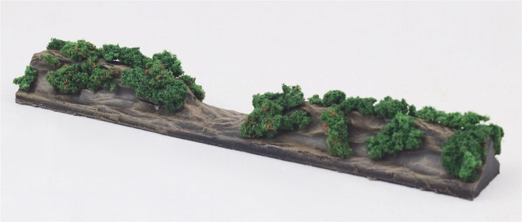 OO Gauge Embankment Hedgerow with Footpath Gap by WWS - Scenery, Terrain, Model Rail