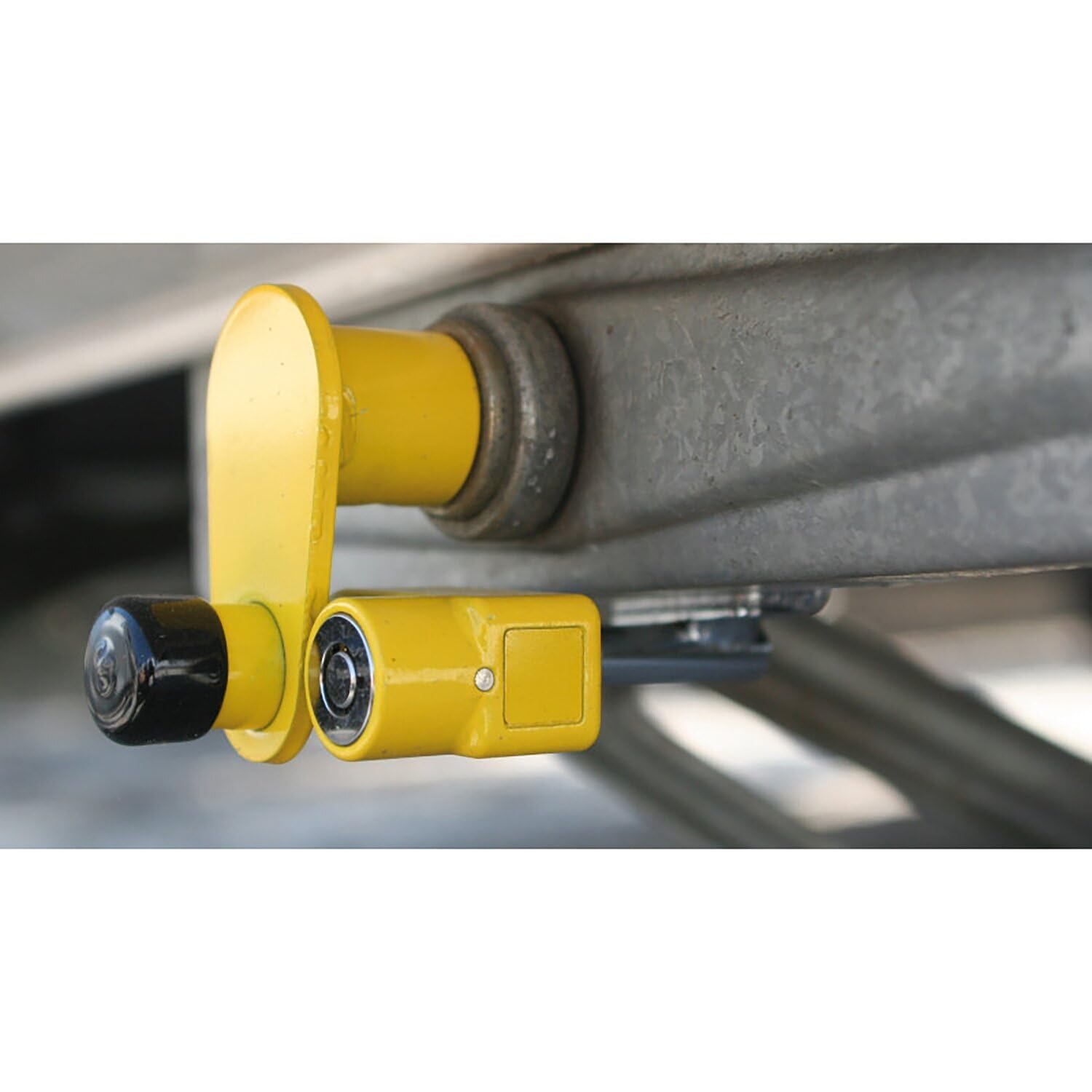 Milenco 3094 Caravan Immobiliser, Two Pieces, Simultaneous Key Action , Yellow