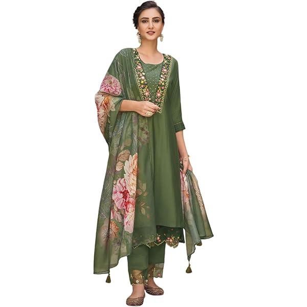 21 Trending Pakistani Salwar Suit Design For Women In 2024 - View #9