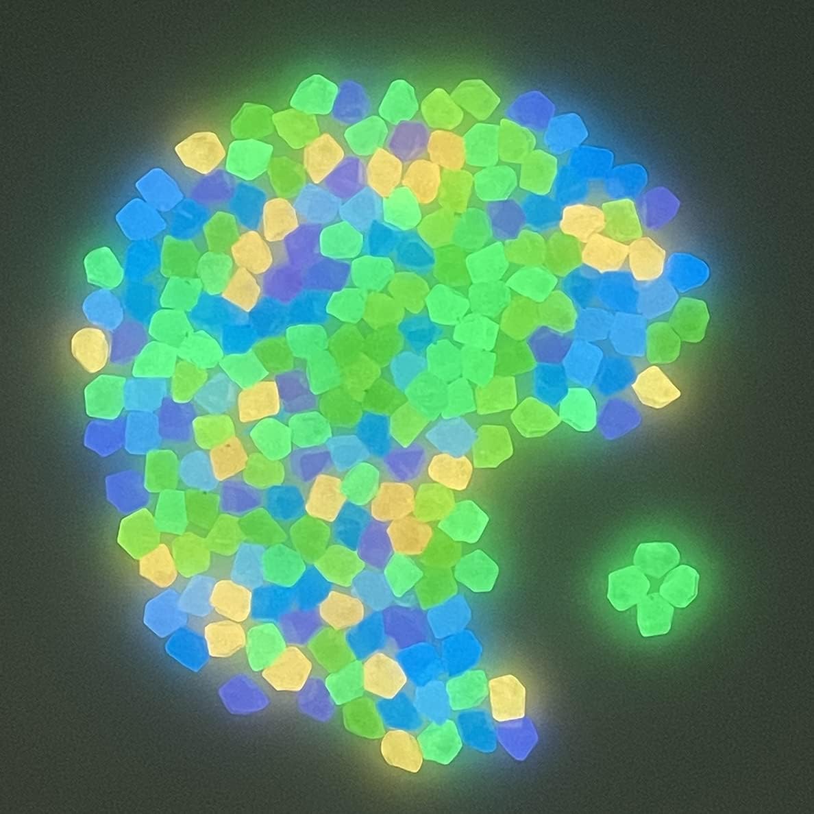 Hardscaping Materials - QTTLLI 200Pcs Glow Pebbles Mini Size Diamond Shape Glow in The Dark Decorative Stones Rocks for Garden Flower Pot Fish Tank, Mixed Color