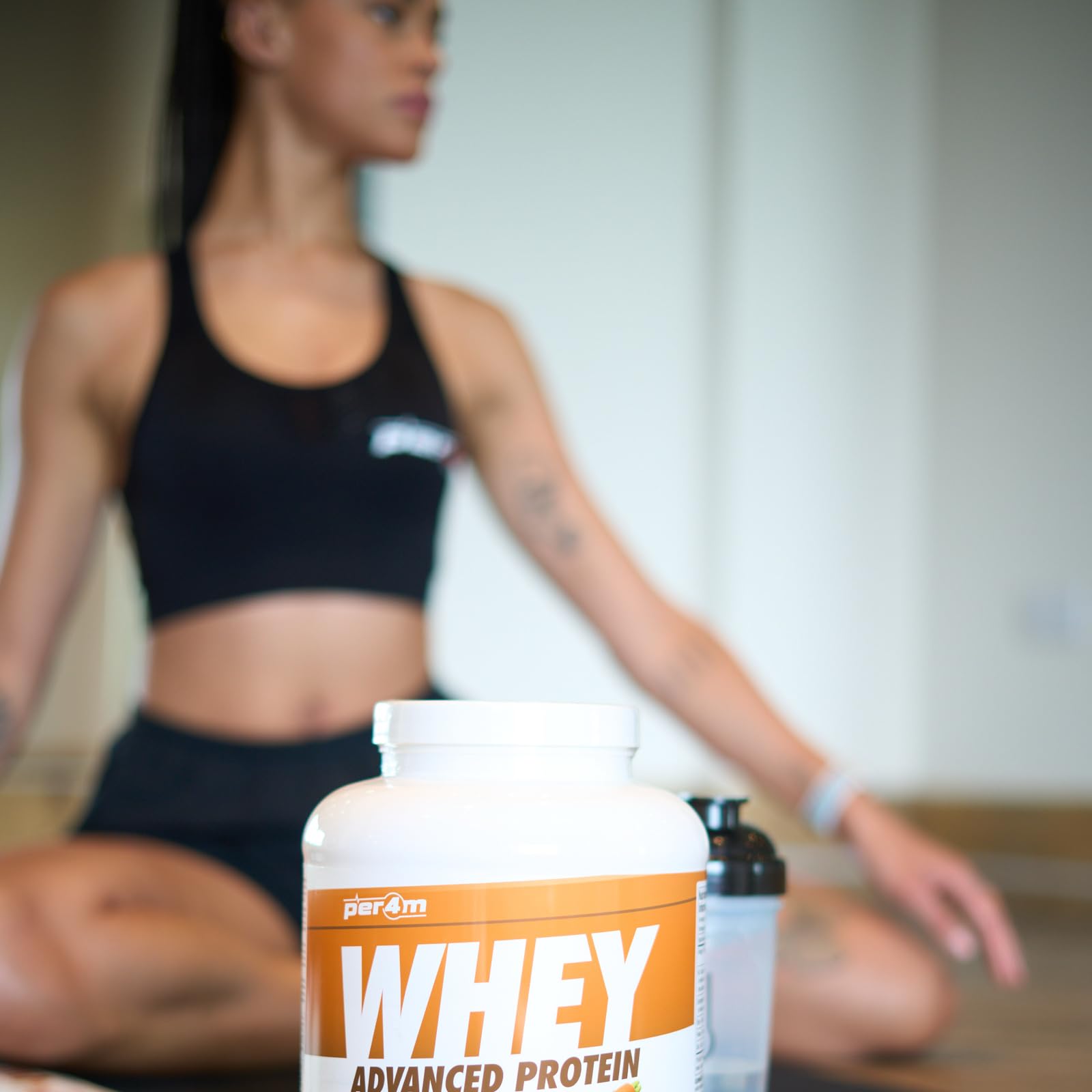 per4m Protein Whey Powder | 30 Servings of High Protein Shake with Amino Acids | for Optimal Nutrition When Training | Low Sugar Gym Supplements (Double Choc