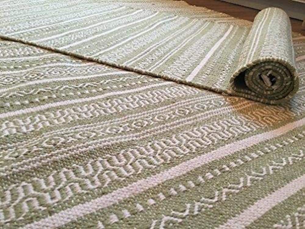 Second Nature Online Sutra Medium Rug Hand Loomed Sage Green and White Cotton Kilim with Geometric Stripes