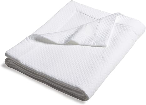 Amazon Com Amazon Brand Pinzon Diamond Matelasse Coverlet Twin White Home Kitchen