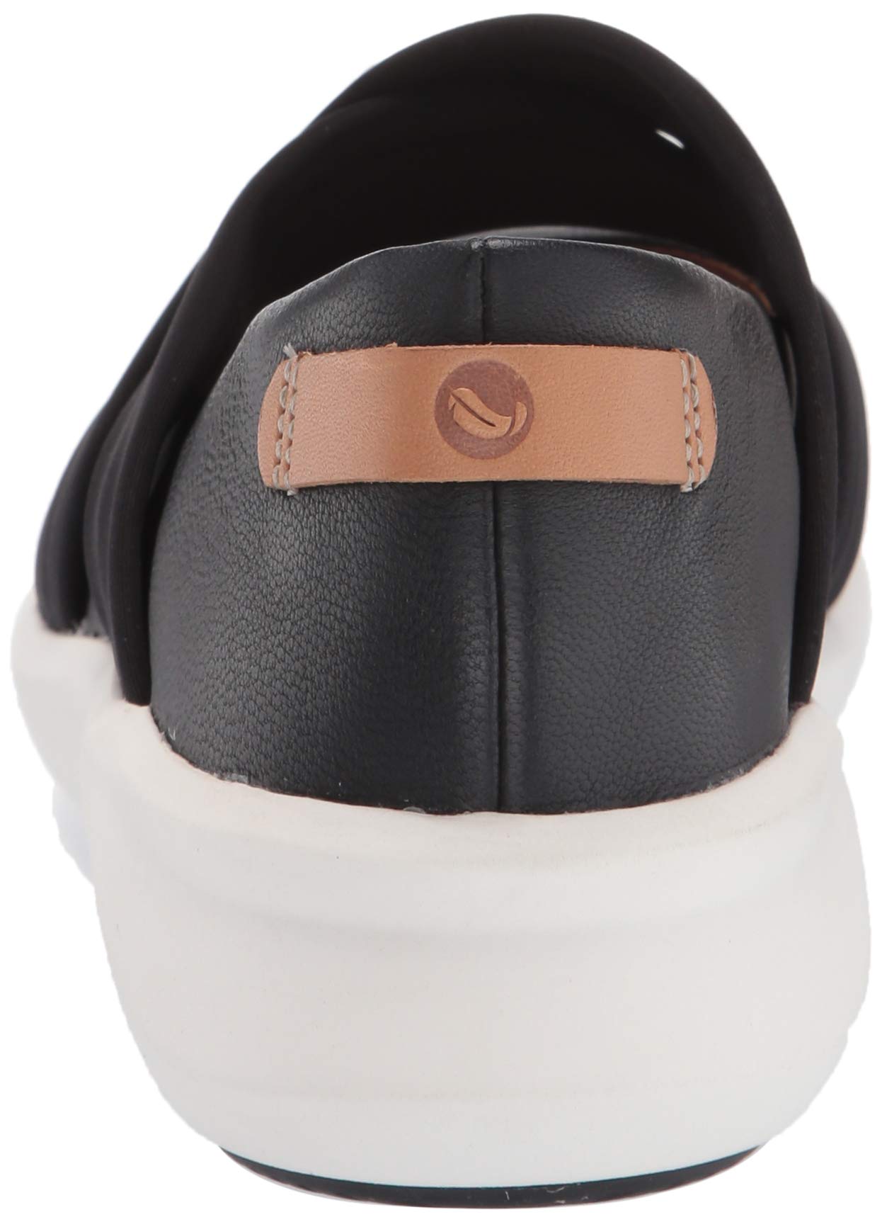 Clarks Women's Un Rio Cross Sneaker - Image 3