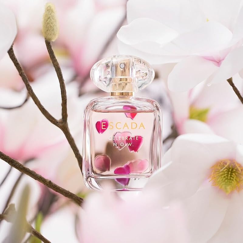 CELEBRATE N.O.W Eau de Parfum de mujer | Fragancia femenina con notas de jengibre, magnolia y canela | Intensidad alta | 50ml