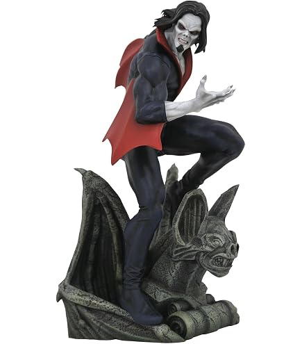 Amazon.com: Diamond Select Toys Marvel Gallery: Taskmaster PVC