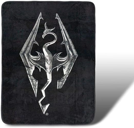 Amazon Com Skyrim Collectibles Skyrim Dragon Emblem Fleece Throw Blanket 45 X 60 Home Kitchen