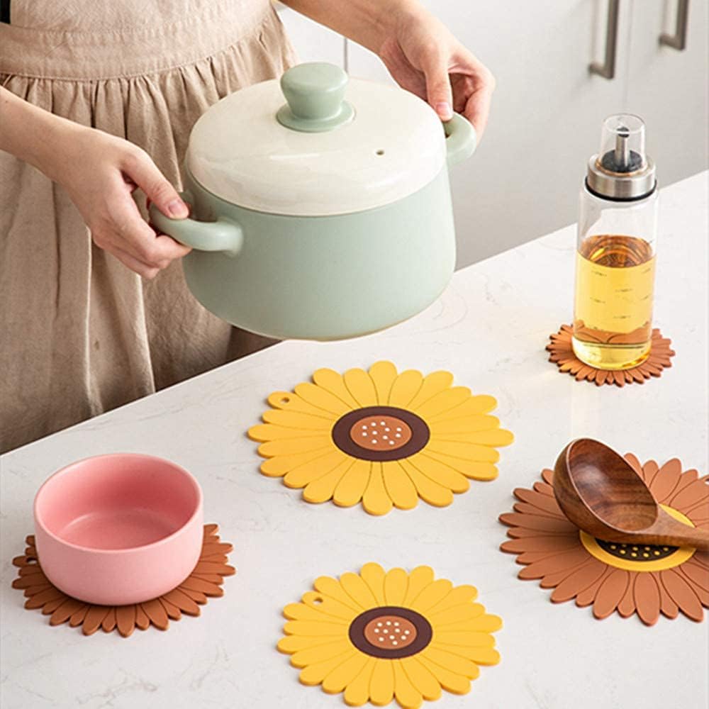 3pcs PVC Insulation Pad Trivets ,3 Sizes Sunflower Shape Non Slip Coasters, Placemat, Table Mat, Heat-Resistant Anti-scalding Resistant Hot Pad for Kitchen Decor