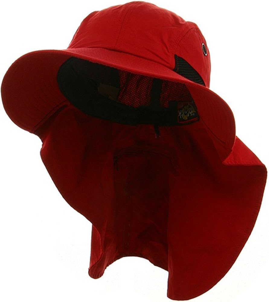 Extreme Condition Flap Hat/Ruby Red at Amazon Women’s Clothing store