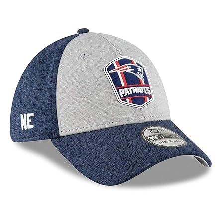New Era NFL New England Patriots Authentic 2018 Sideline 39THIRTY Stretch Fit Road Cap