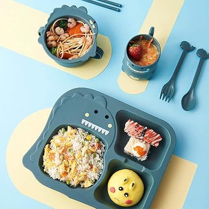 Amazon Co Jp Htsm 恐竜の子供用ディナープレート キッズプレート ランチプレート 子ども用 皿 仕切り 幼児用ランチプレート皿 軽量 幼児と子供に適用 スプーンとフォーク付き 離乳食 食器 青 6pcs ホーム キッチン