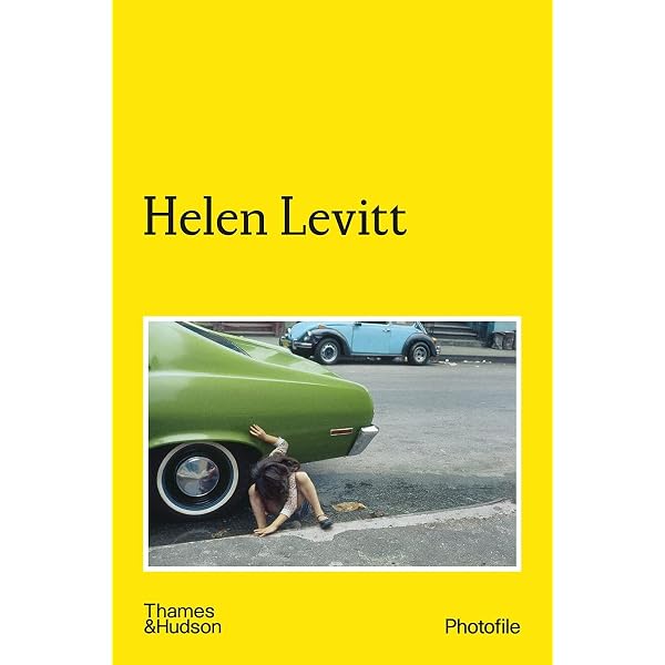 Amazon.com: Helen Levitt: 9781576874295: Helen Levitt, Walker