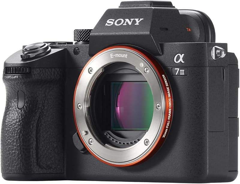 Alpha 7 III Fotocamera full frame con obiettivo 28-70 mm – 24,2 MP, video 4K, autofocus veloce da 0,02 s, scatto continuo da 10 fps, stabilizzazione a 5 assi, ideale per foto e video