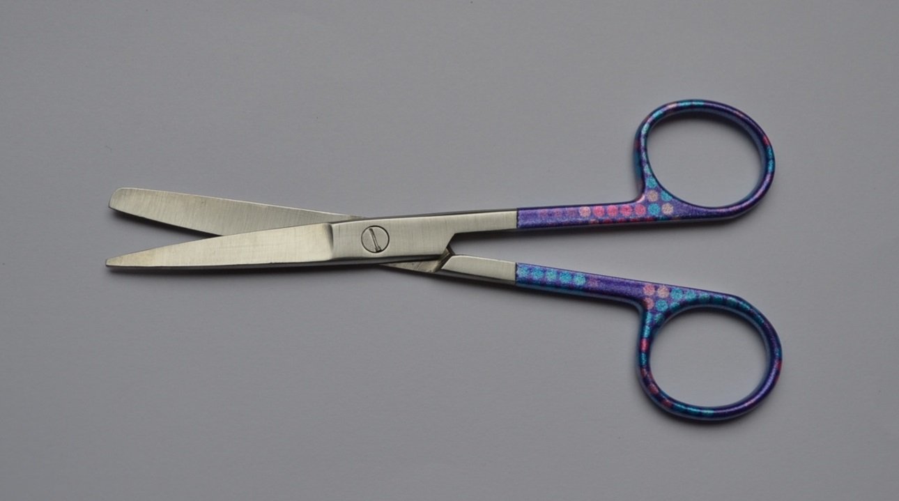 Nurses Scissors Blunt/Sharp Powder Coated Handle Lilac Pink & Blue Spots