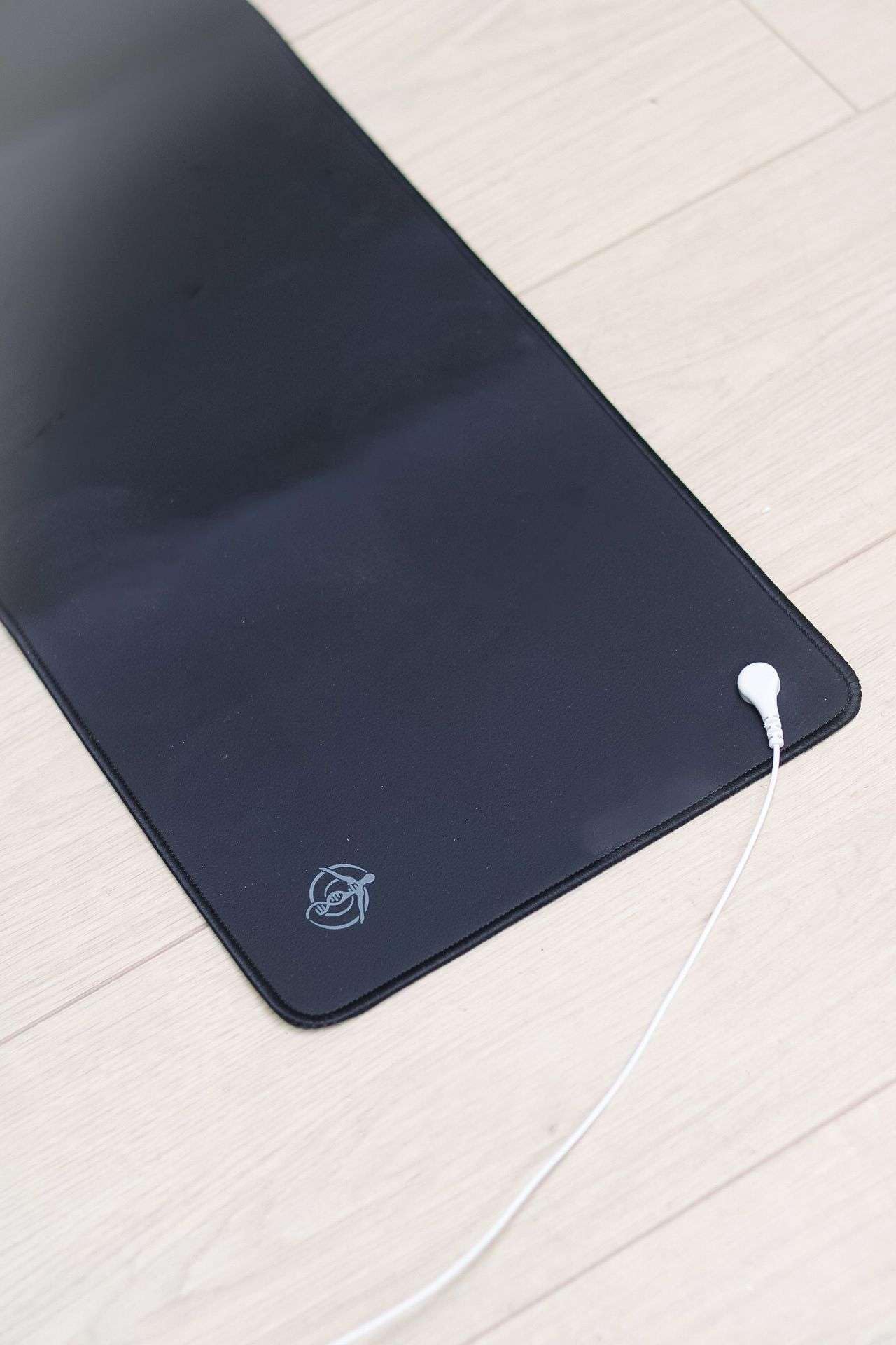 Ayus Wellness Grounding/Earthing Desk or Floor Mat - | UK Plug | 5ft Cable | Sleep Better & Improve Mood |