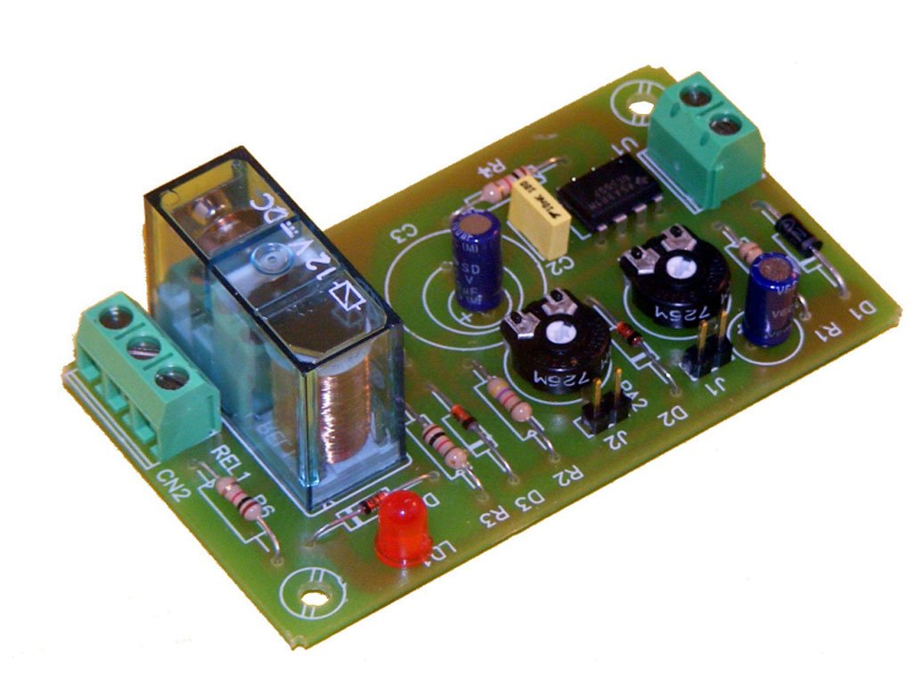CEBEK - Cyclic Timer with Relay Output. Relay 0.3 Seconds to 1 Minute. Power Supply 12V I-10