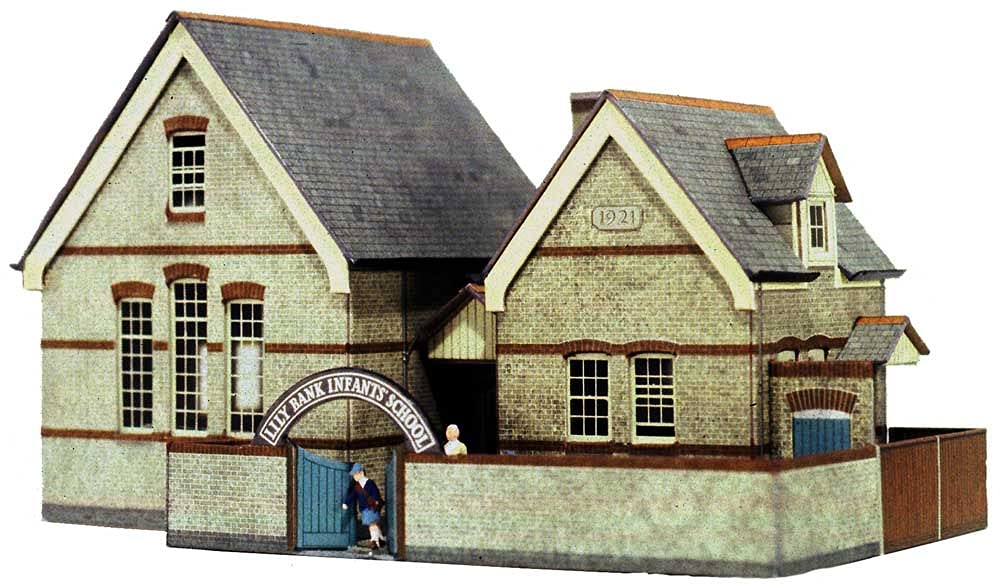 B31 Superquick Village School Building - 1/72 OO/HO - Card Model Kit
