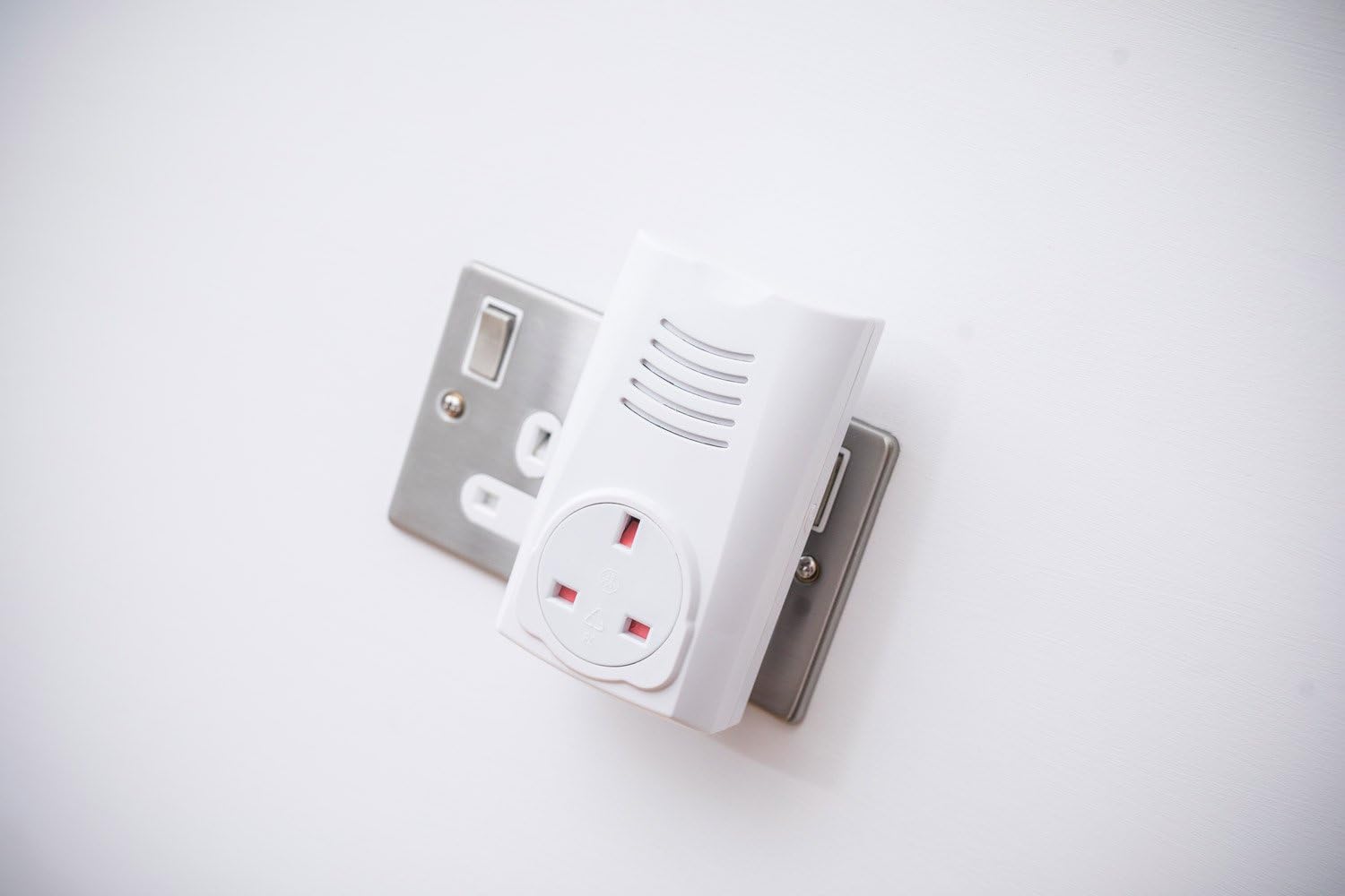 mercury Plug Through Wireless Door Chime - Image 4