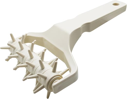 Amazon Com Meta U Time Saver Pizza Dough Roller Docker Dough Blistering Killer Buy One Get Three Pizza Cutter And Pastry Scraper Gift Package Kitchen Dining