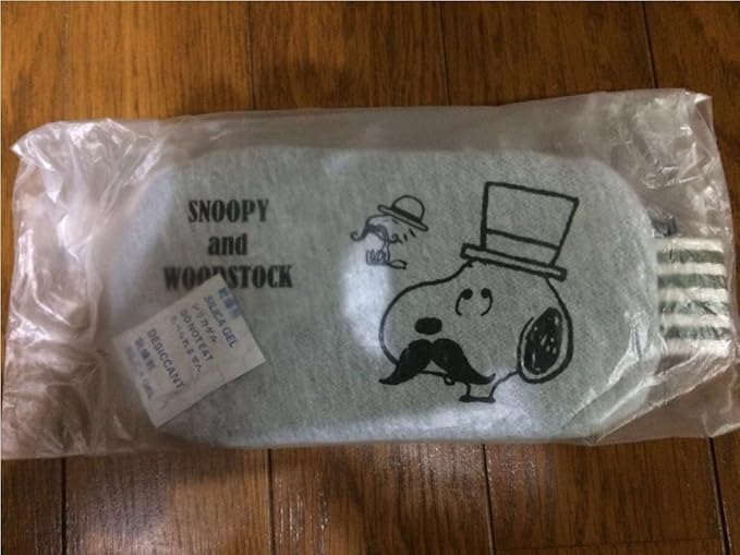 Amazon Co Jp スヌーピーダイカット フラットポーチ ケース ペンポーチ ペンケース デジカメケースなどに ウッドストック ヒゲ 髭 ホビー