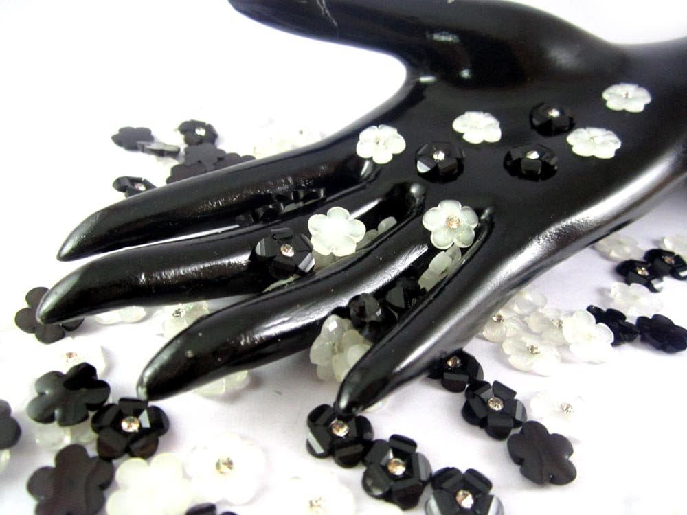 100Pcs Black White DAISY Resin Flower Loose Flatback - 12mm - with crystals swarovski Rhinestone beads - wholesale Lot supplies scrapbook jewelry crafts - embellishing Scrapbook Card weddings work hair clips headbands hats