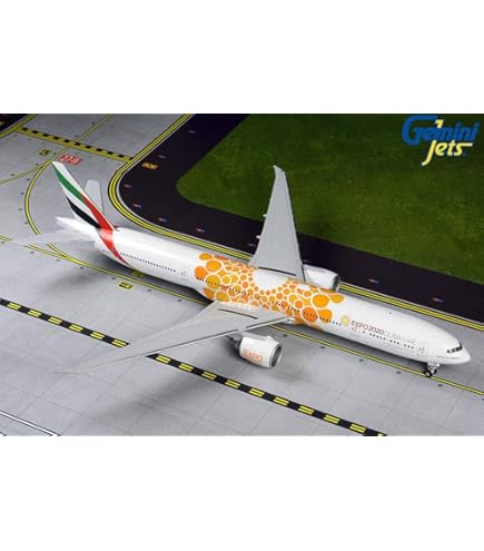 Amazon.com: GeminiJets 1:200 Emirates Boeing 777-300ER